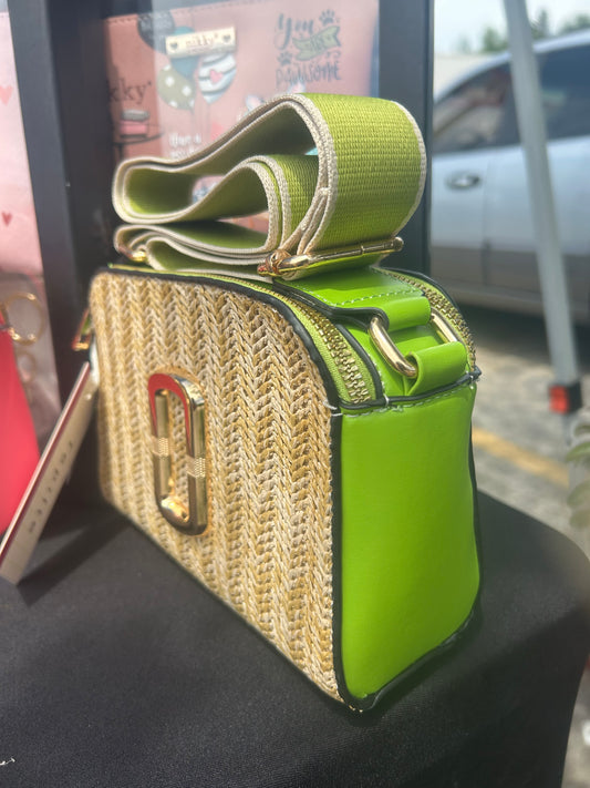 Bolsa Crossbody diseño Tejido con Correa Multicolor – Estilo Chic y Casual